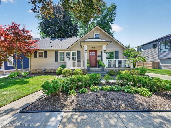 1320 Cole Street , Birmingham, Mi 48009
