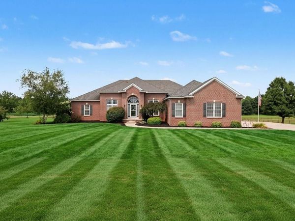 148 Connemara Drive, Granville, OH 43023
