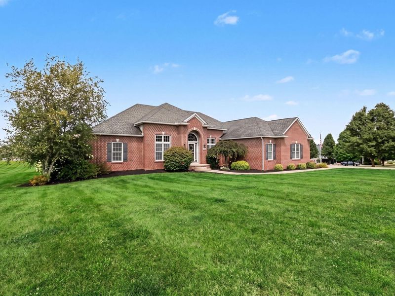 148 Connemara Drive, Granville, OH 43023 Photo 2