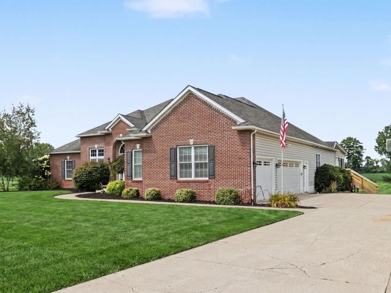 148 Connemara Drive, Granville, OH 43023 Photo 3
