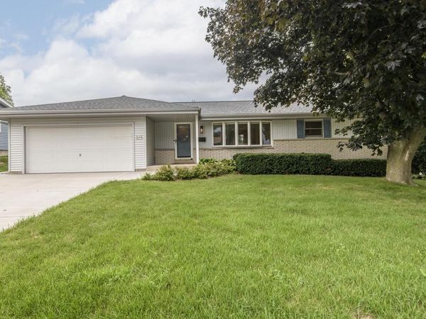 W143N8317 Oxford STREET, Menomonee Falls, WI 53051