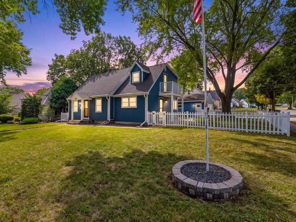 8941 W Montana AVENUE, Milwaukee, WI 53227