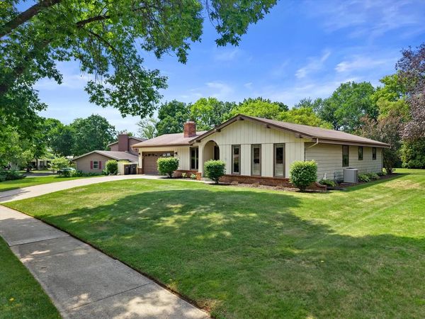 732 S Grandview BOULEVARD, Waukesha, WI 53188