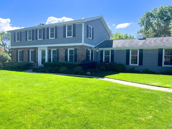 16725 Mary Cliff COURT, Brookfield, WI 53005