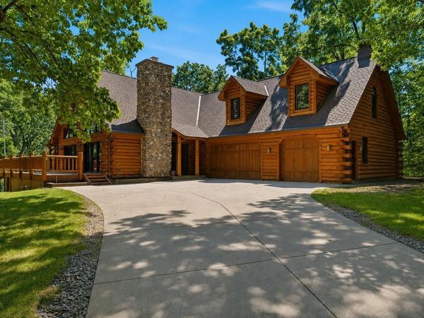 5633 Contour ROAD, Waterford, WI 53185