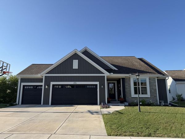 N174W20564 Laurel Springs CIRCLE, Jackson, WI 53037