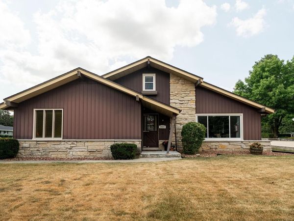 3615 W Barnard AVENUE, Greenfield, WI 53221