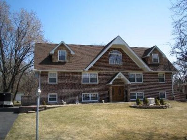 9S711 BROOKBANK Road , Willowbrook, IL 60527