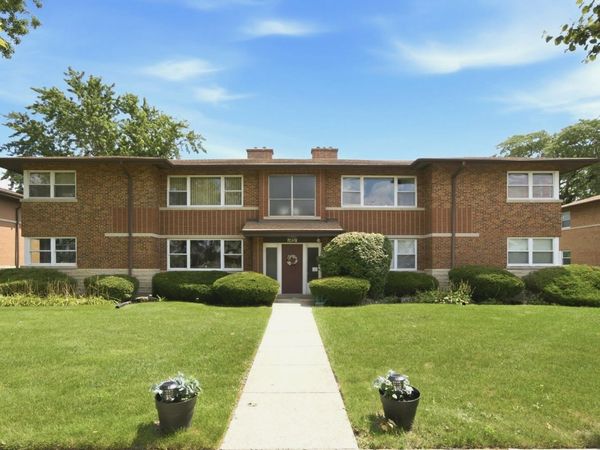 1421 Balmoral Avenue , Unit 2S, Westchester, IL 60154