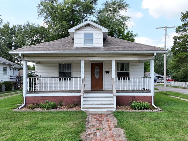 511 Lawrence Street , Benton, IL 62812