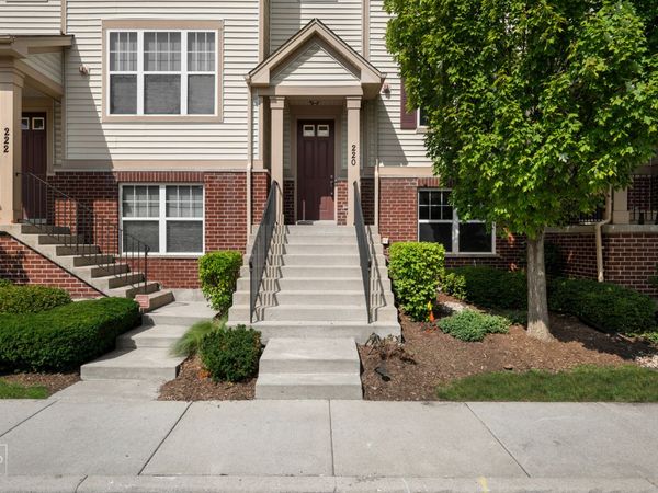 220 Laurel Avenue , Des Plaines, IL 60016