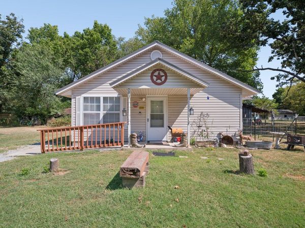 209 W Gray , Jay, OK 74346