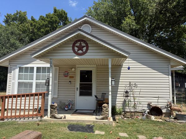 209 W Gray , Jay, OK 74346