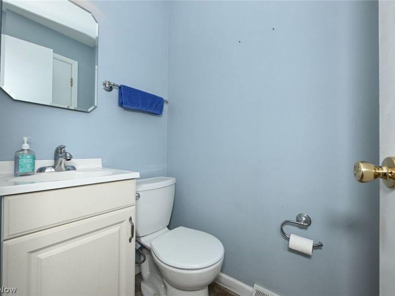 5014 Douglas Drive, North Olmsted, OH 44070 Photo 32