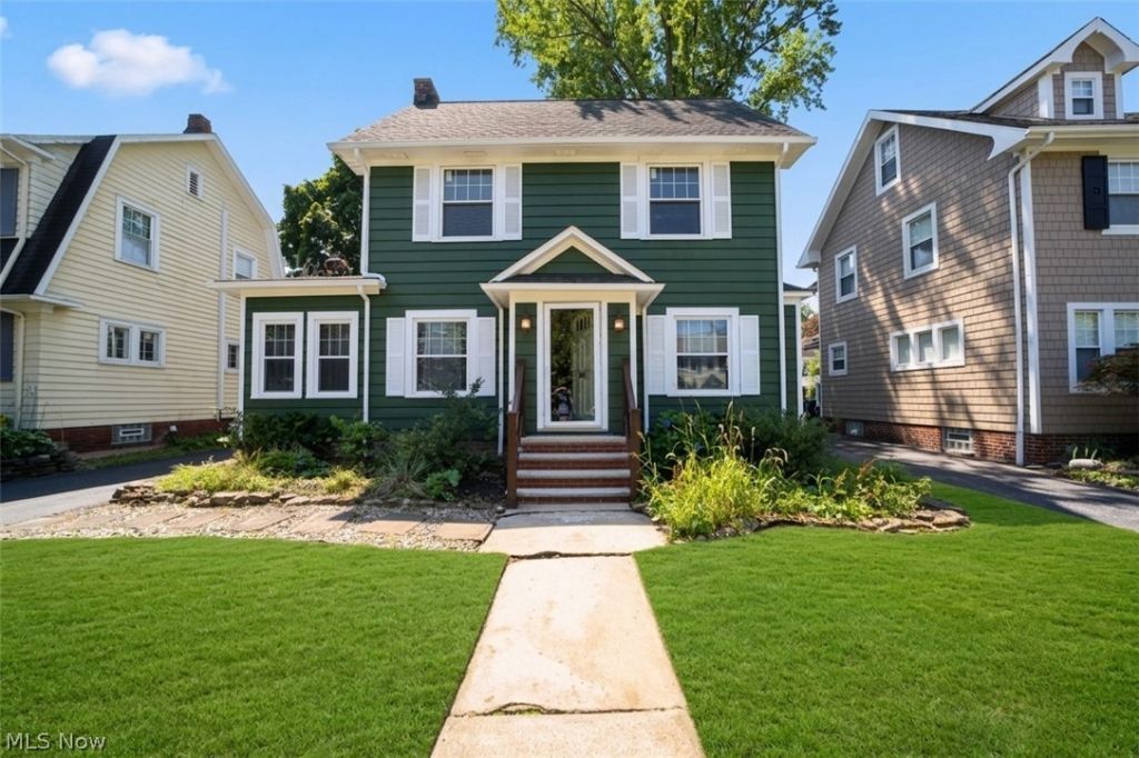 3000 Yorkshire Road, Cleveland Heights, OH 44118 Main Photo