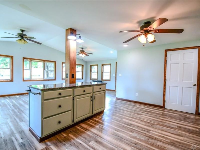 7240 Stonehurst Drive, Huber Heights, OH 45424 Photo 10