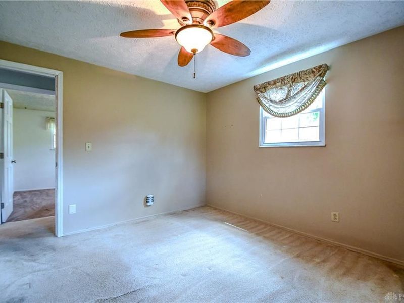 7240 Stonehurst Drive, Huber Heights, OH 45424 Photo 25