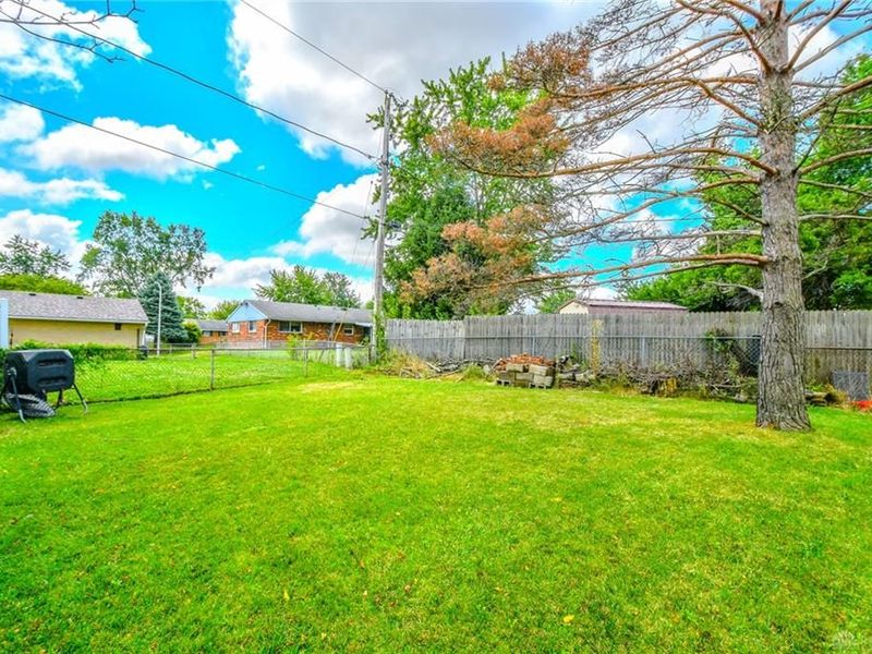 7240 Stonehurst Drive, Huber Heights, OH 45424 Photo 33