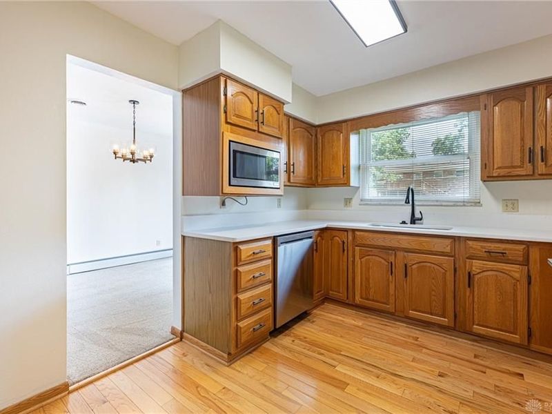 2518 Loris Drive, Miami Township, OH 45449 Photo 7