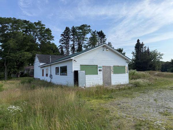 1036 Meadow Road , Casco, ME 04015