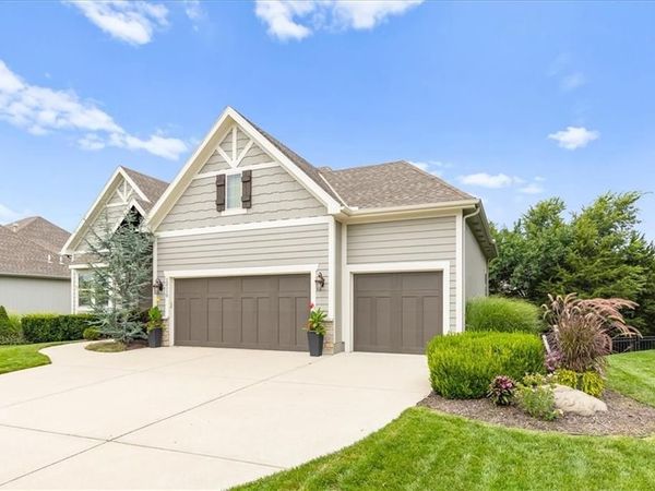 12110 S Belmont Drive, Olathe, KS 66061