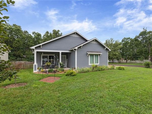 819 Baker Street, Baldwin City, KS 66006