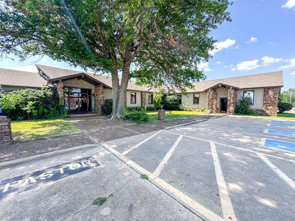 2833 W Main Street , Jenks, OK 74037