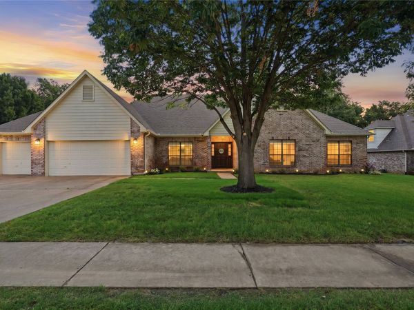 9205 N 137th East Avenue , Owasso, OK 74055