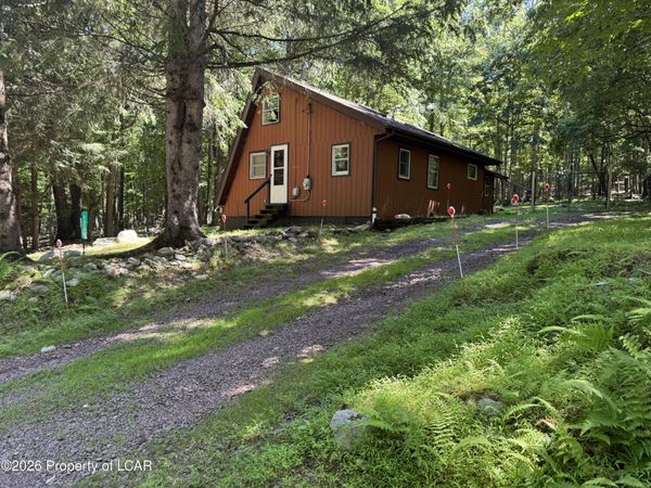 1270 Woodhaven Drive, White Haven, PA 18661