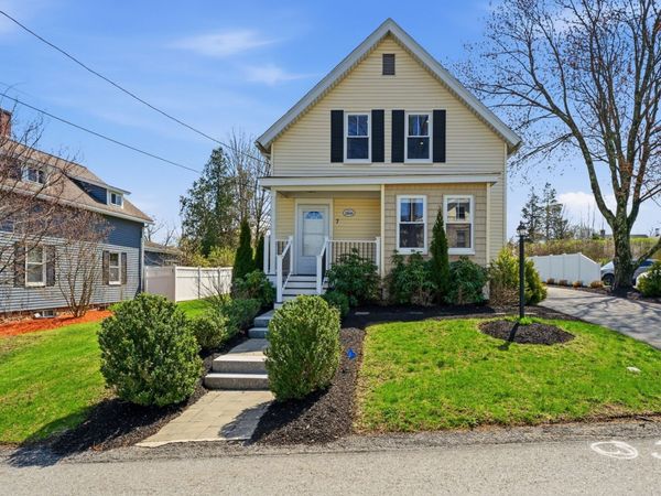 7 Cherry Street, Southborough, MA 01745