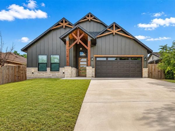 2911 NW 30TH Street, Fort Worth, TX 76106