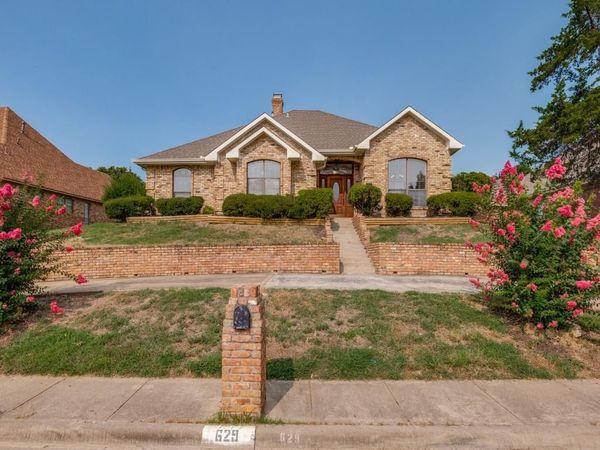 629 Bent Creek Drive, DeSoto, TX 75115