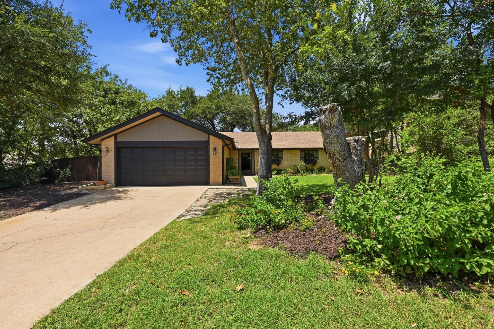 8005 Red Willow Dr, Austin, TX 78736 Main Photo