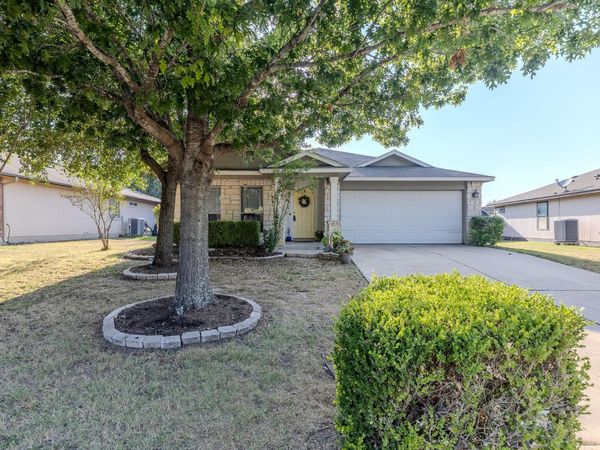 114 Creston ST, Hutto, TX 78634