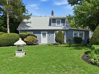 635 Whittier Street Westbury, NY 11590