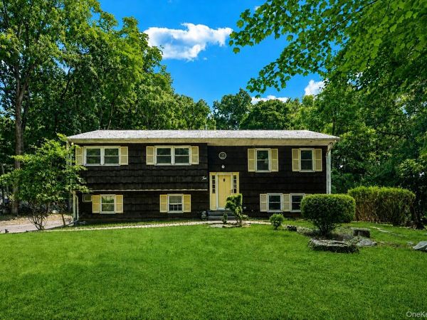 2 Cobblestone Road , Airmont, NY 10952