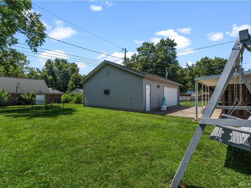1901 Connecticut Drive, Xenia, OH 45385 Photo 4