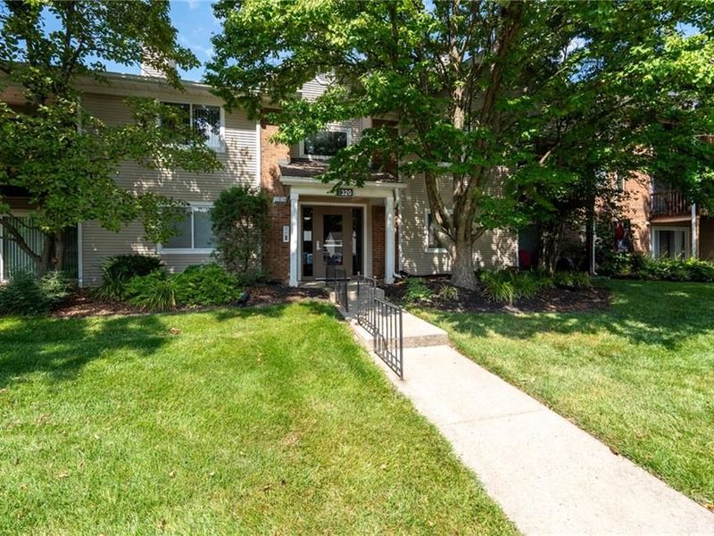 1320 Hollow Run, Unit 2, Washington Township, OH 45459 Photo 2