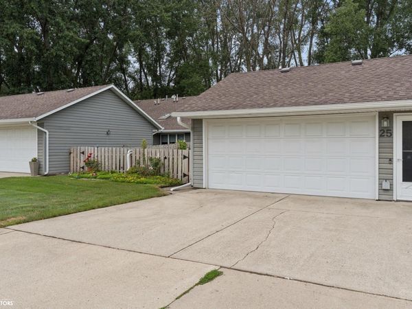 380 S Yorktown Pike, Unit 25, Mason City, IA 50401