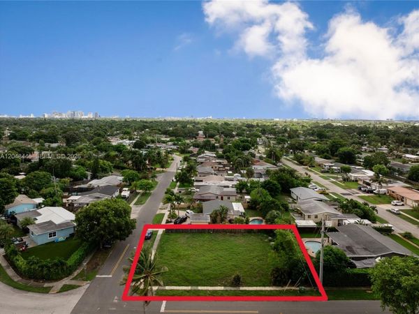 3644 SW 21st Street , Fort Lauderdale, FL 33312