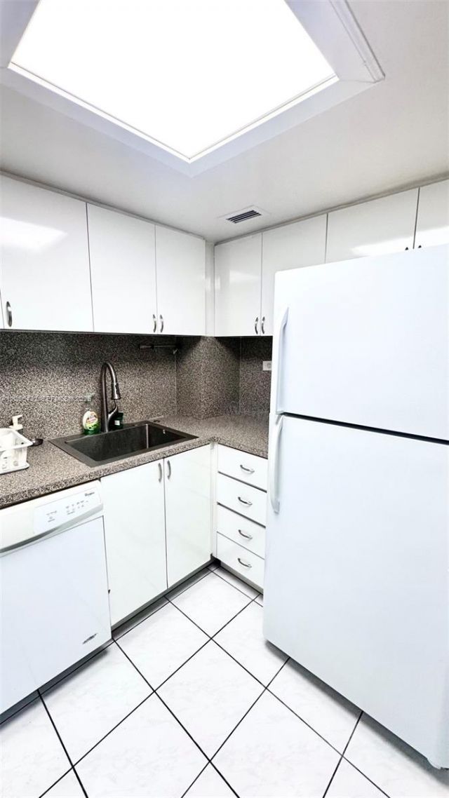 7441 Wayne Ave , Unit 1C, Miami Beach, FL 33141 Photo