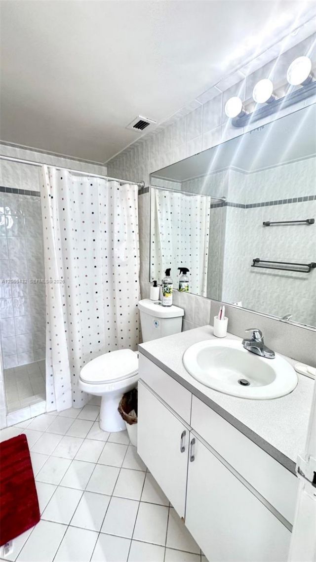 7441 Wayne Ave , Unit 1C, Miami Beach, FL 33141 Photo