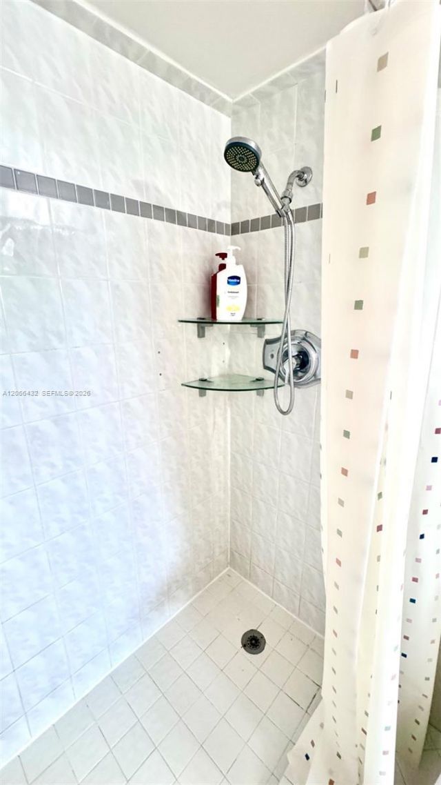 7441 Wayne Ave , Unit 1C, Miami Beach, FL 33141 Photo