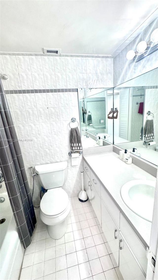 7441 Wayne Ave , Unit 1C, Miami Beach, FL 33141 Photo