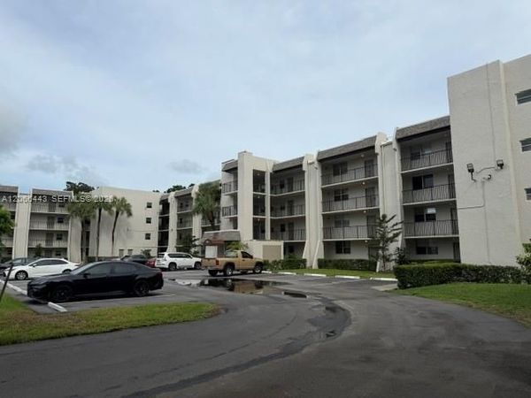 9420 Poinciana Pl, Unit 407, Davie, FL 33324