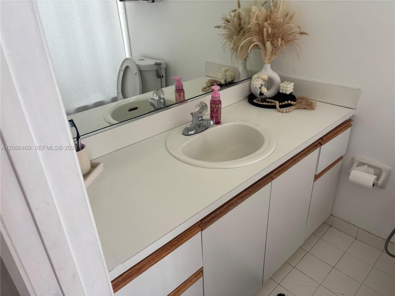6910 NW 173rd Dr , Unit 1008, Hialeah, FL 33015 Photo