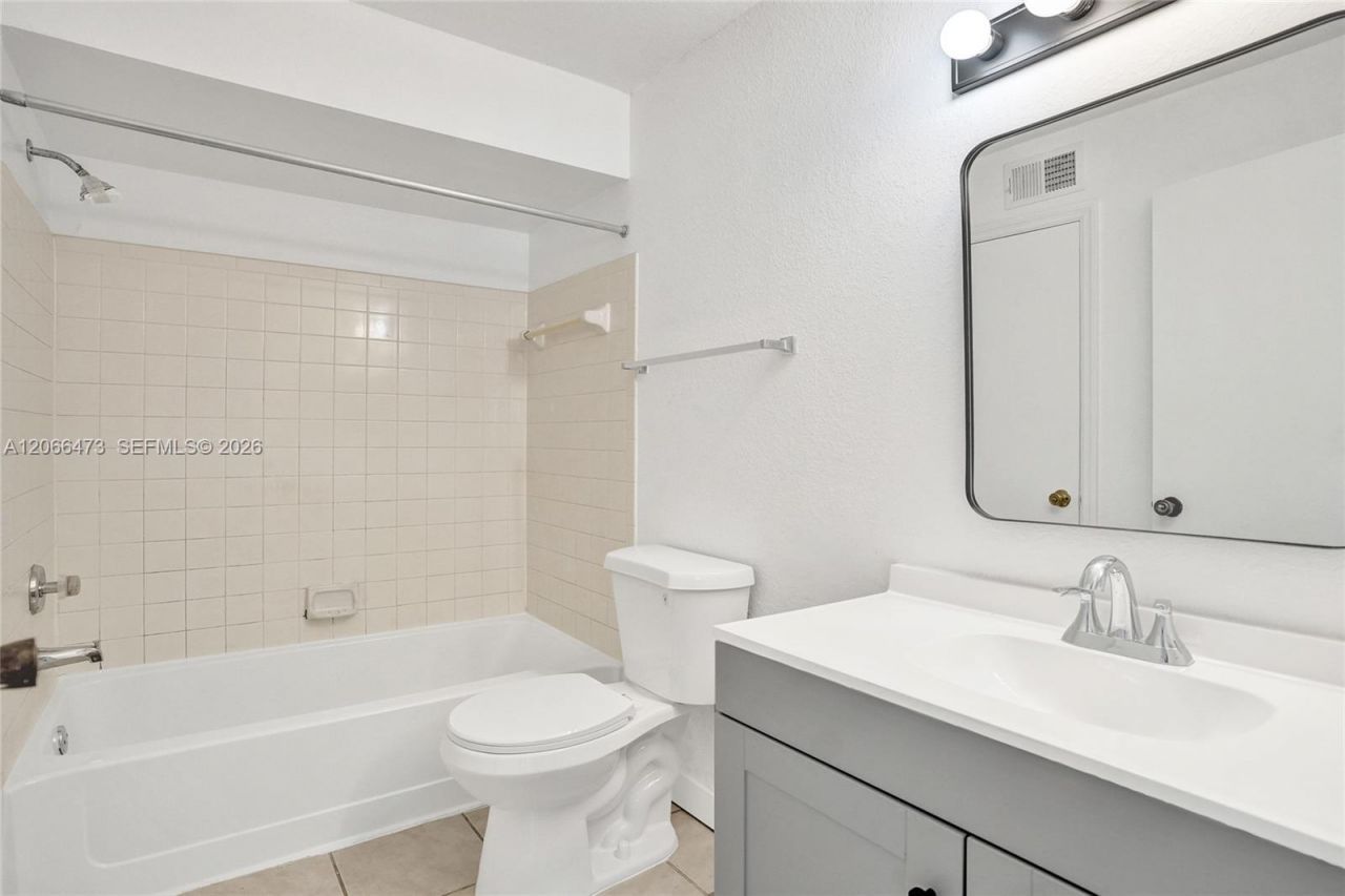 2796 S University Dr , Unit 2201, Davie, FL 33328 Photo