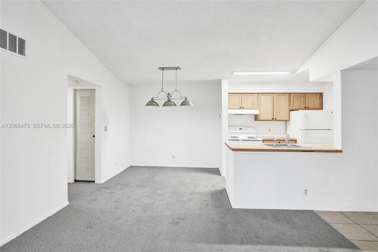 2796 S University Dr , Unit 2201, Davie, FL 33328 Photo