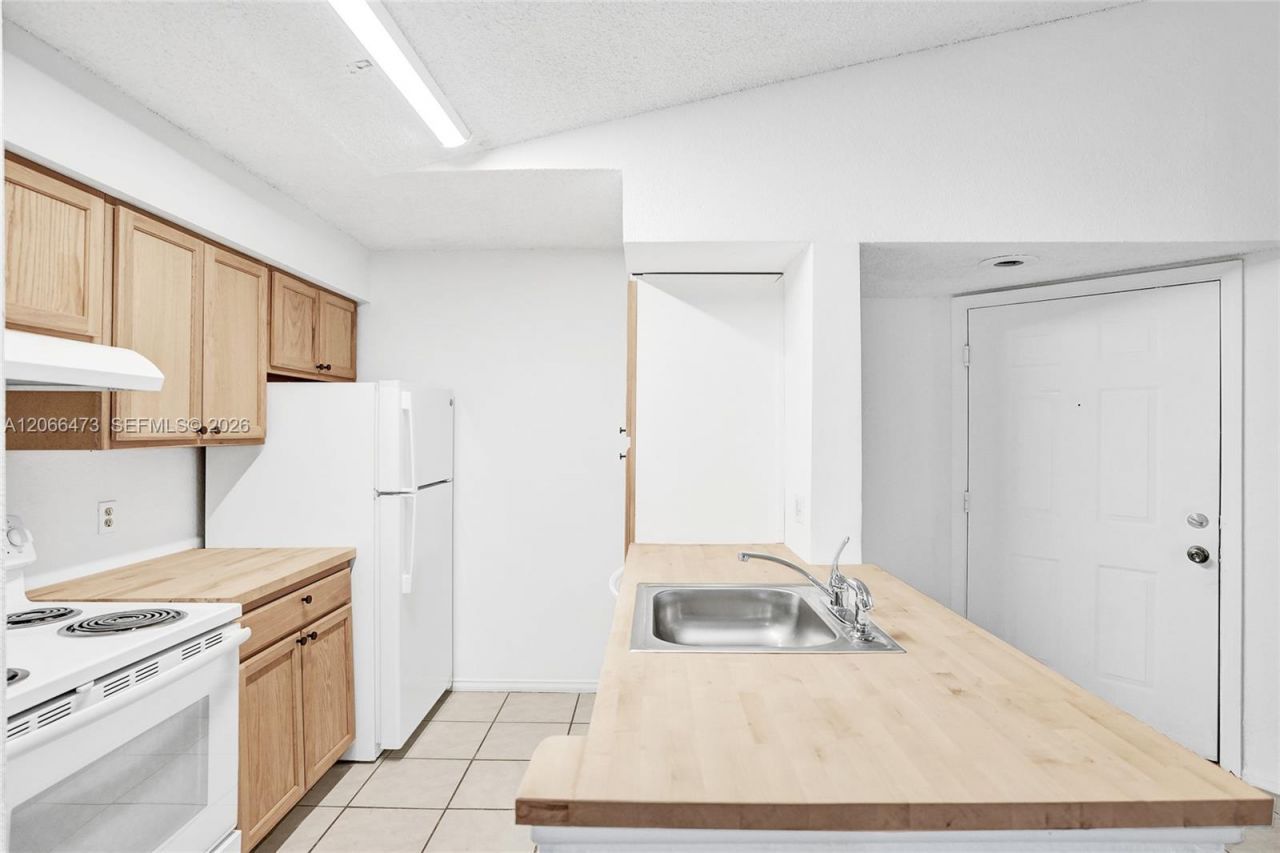 2796 S University Dr , Unit 2201, Davie, FL 33328 Photo