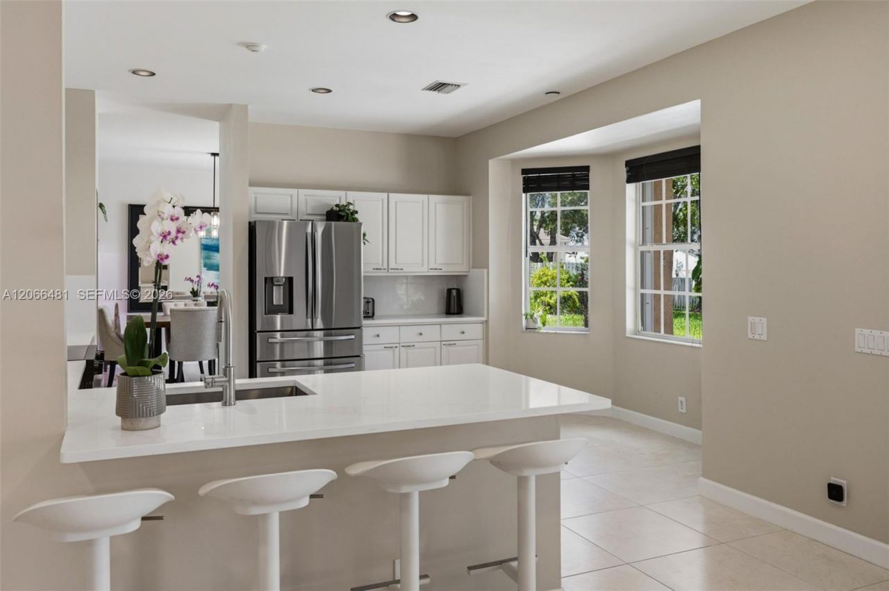 480 Cambridge Dr, Weston, FL 33326 Photo
